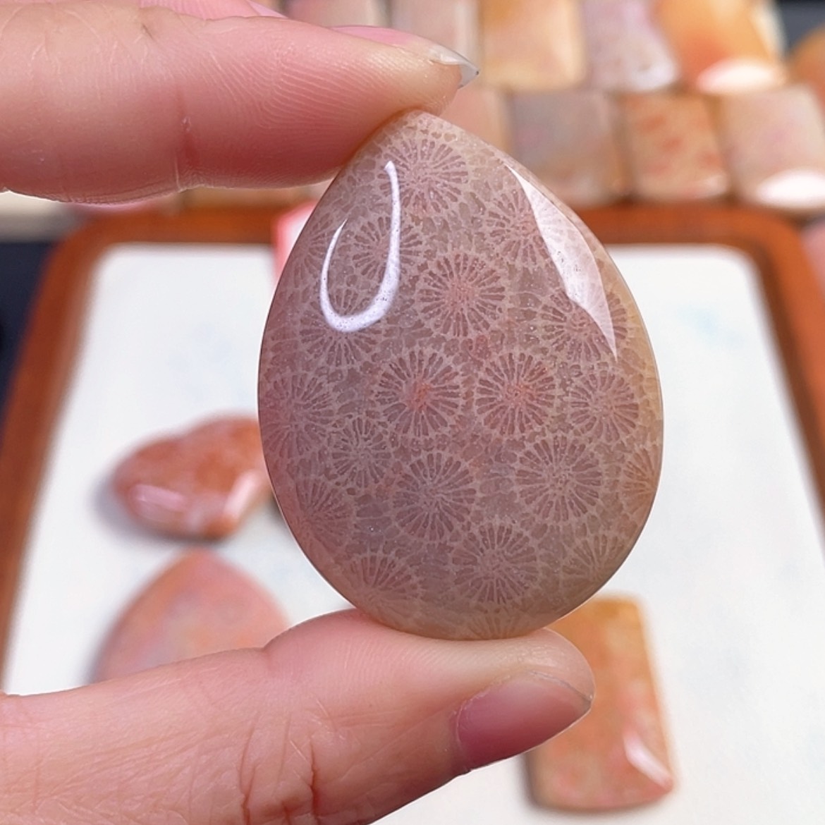 【闪购商品】硅化玉手串未镶嵌坚**敢