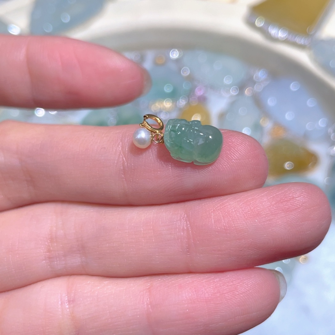 翡翠颈饰18K金镶嵌翡翠