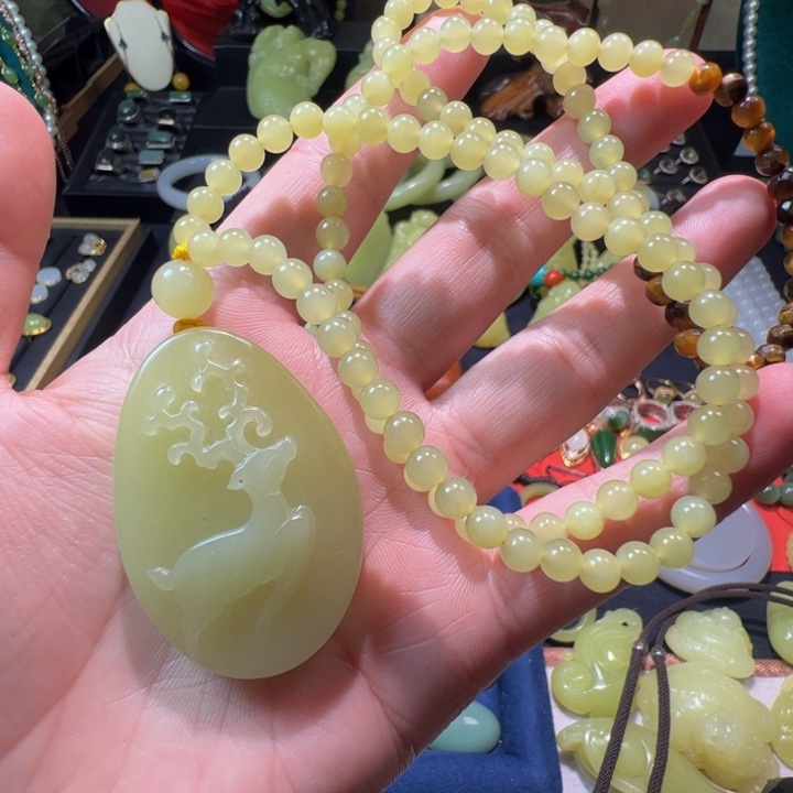 和田玉（黄玉）颈饰未镶嵌