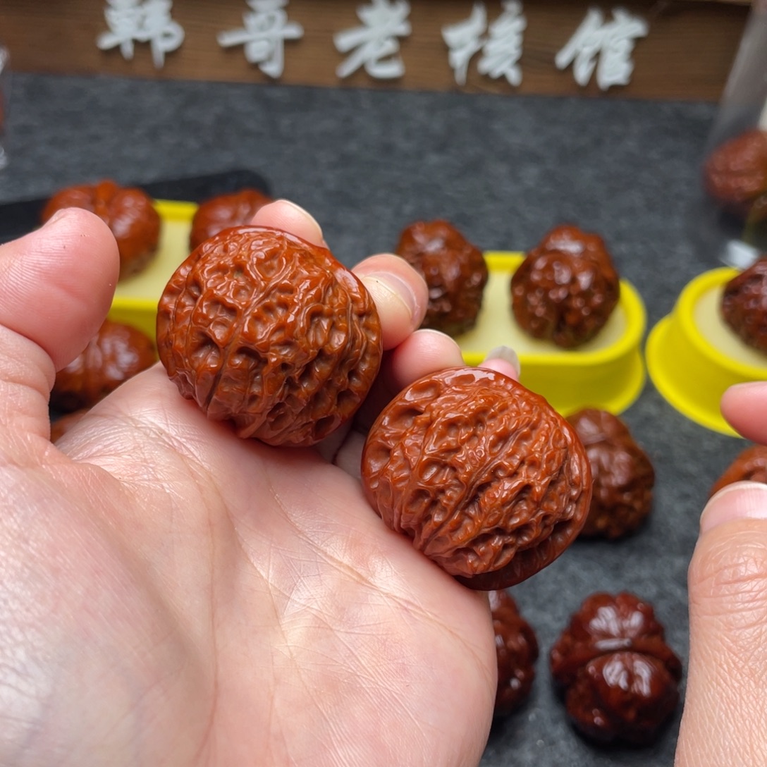 文玩核桃吊坠文玩核桃 手把件 血麒麟 37