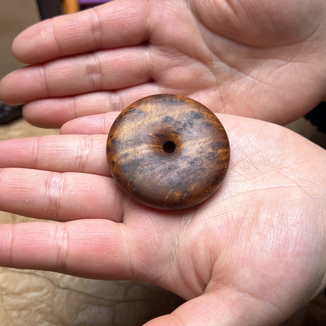 大叶紫檀（黑酸枝木类）