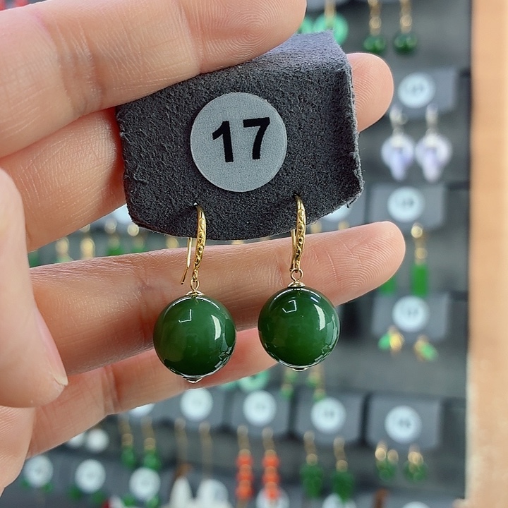 和田玉18K金镶嵌耳饰