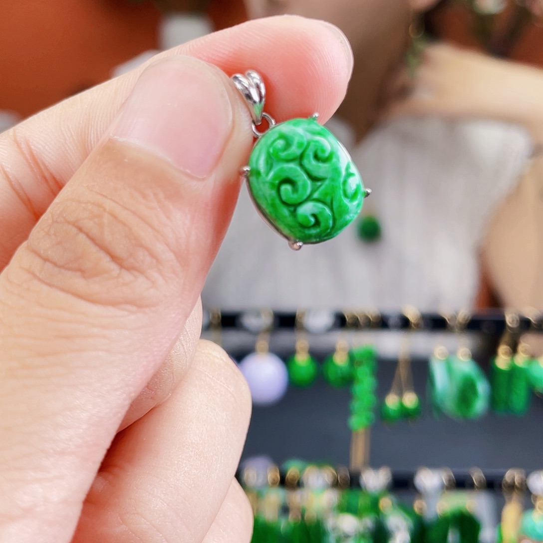 银S925镶嵌翡翠耳饰