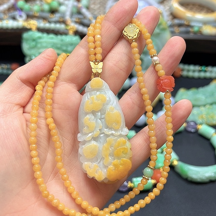 翡翠颈饰未镶嵌吊坠