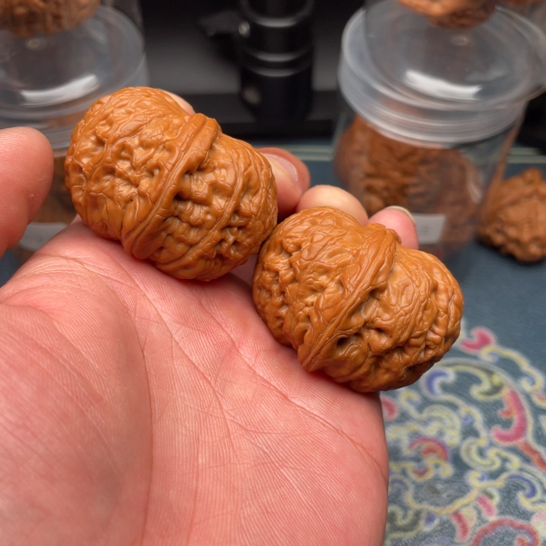 文玩核桃把件元宝