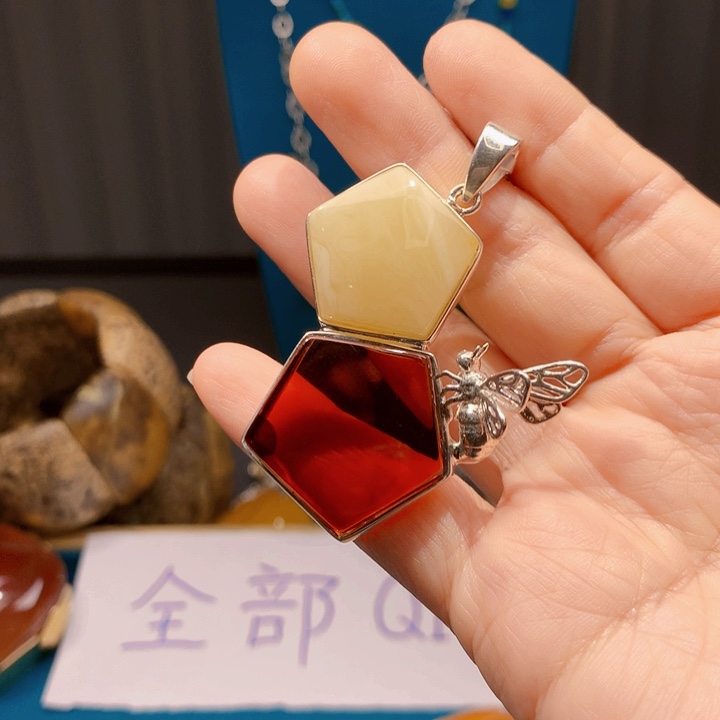 琥珀颈饰未镶嵌波兰设计款琥珀蜜蜡