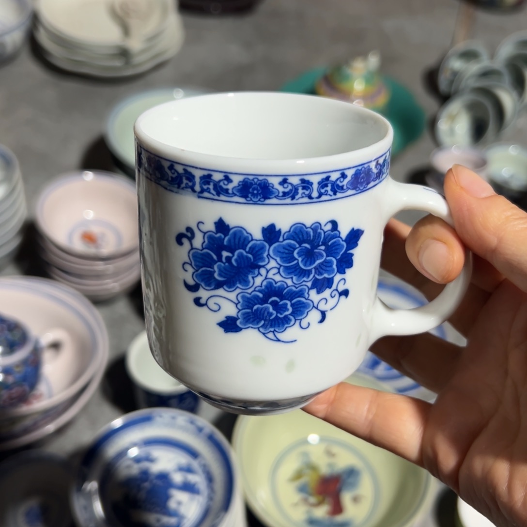 碗青花玲珑牡丹300号茶杯，微瑕