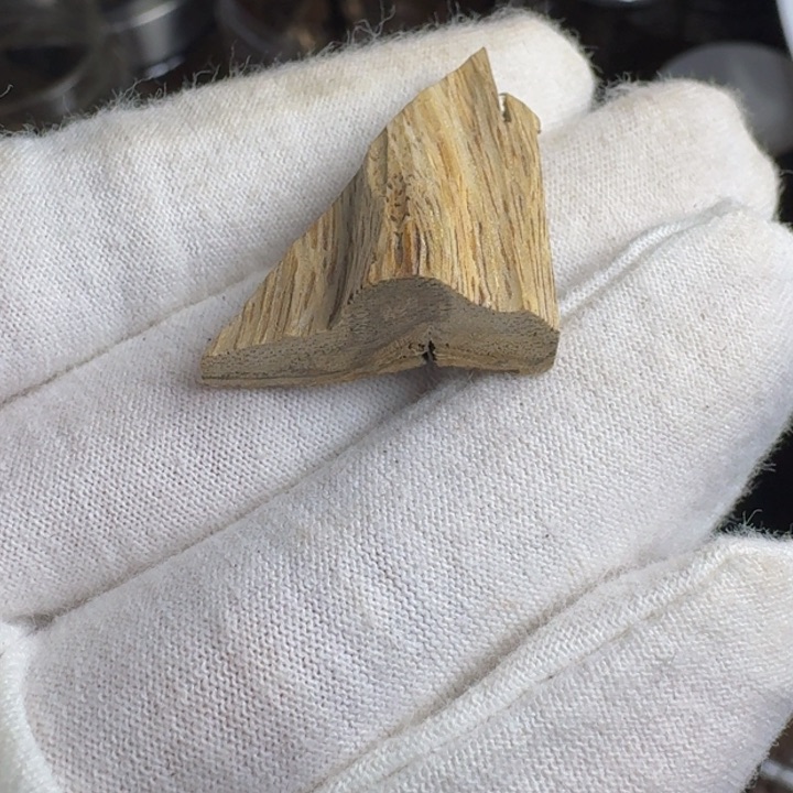 沉香沉香枕百年虎斑棋1.23克