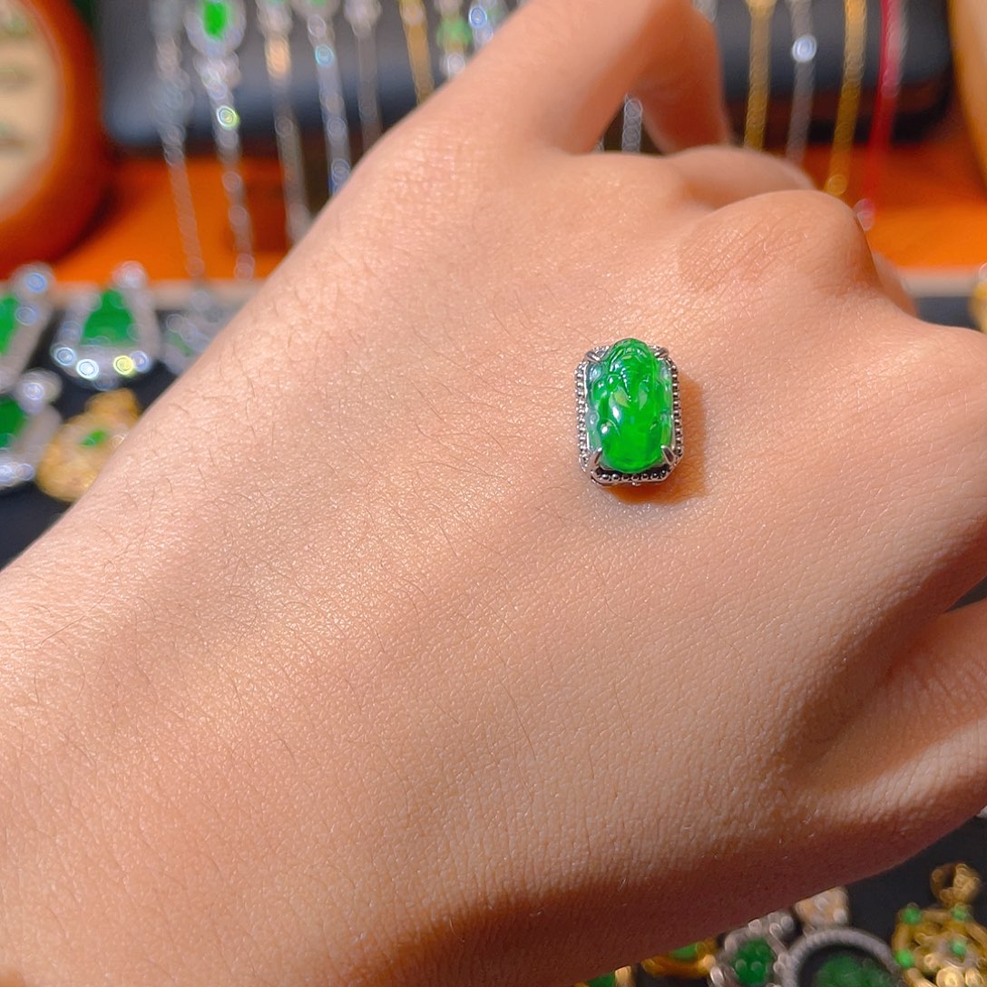 翡翠银S925镶嵌颈饰