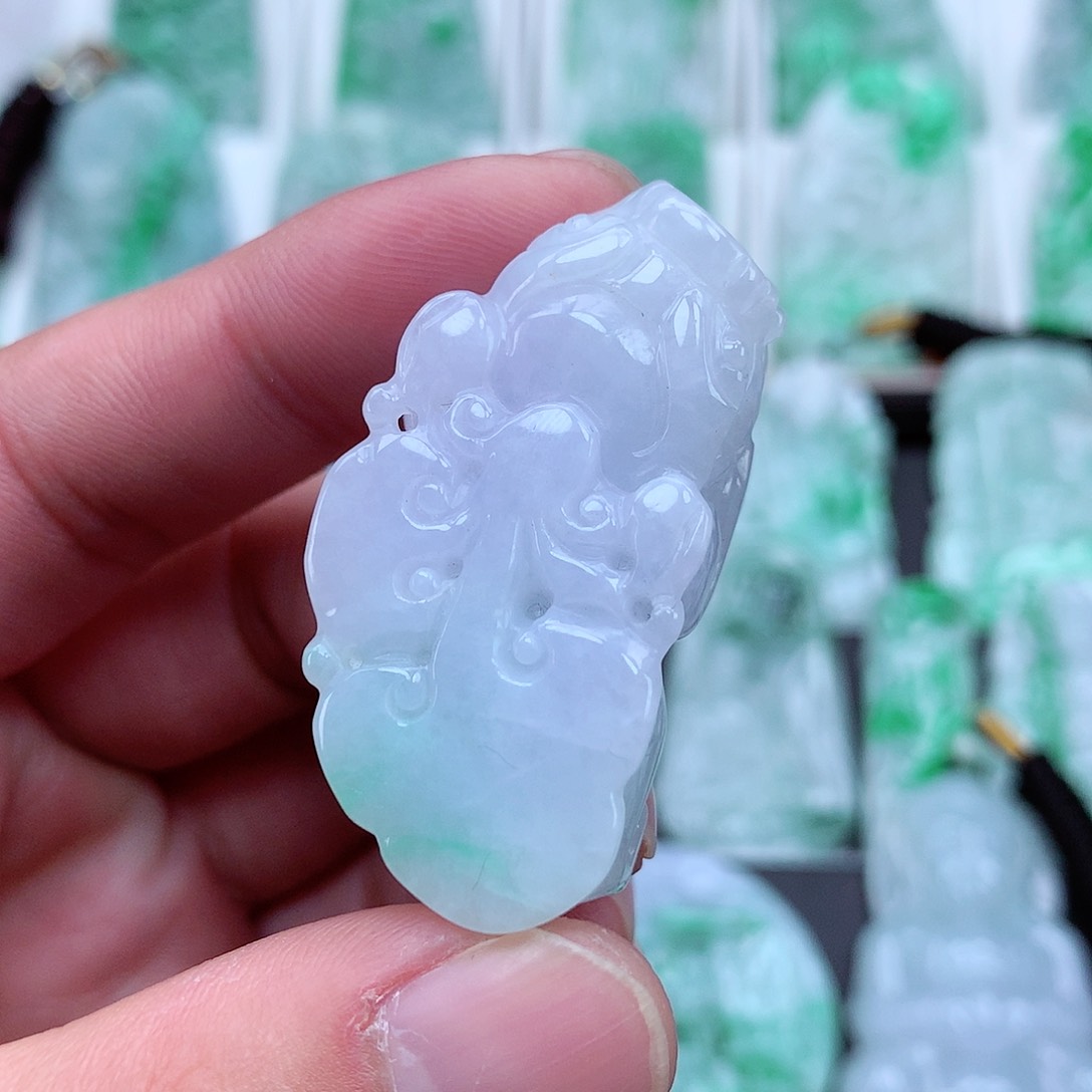 翡翠颈饰未镶嵌翡翠吊坠