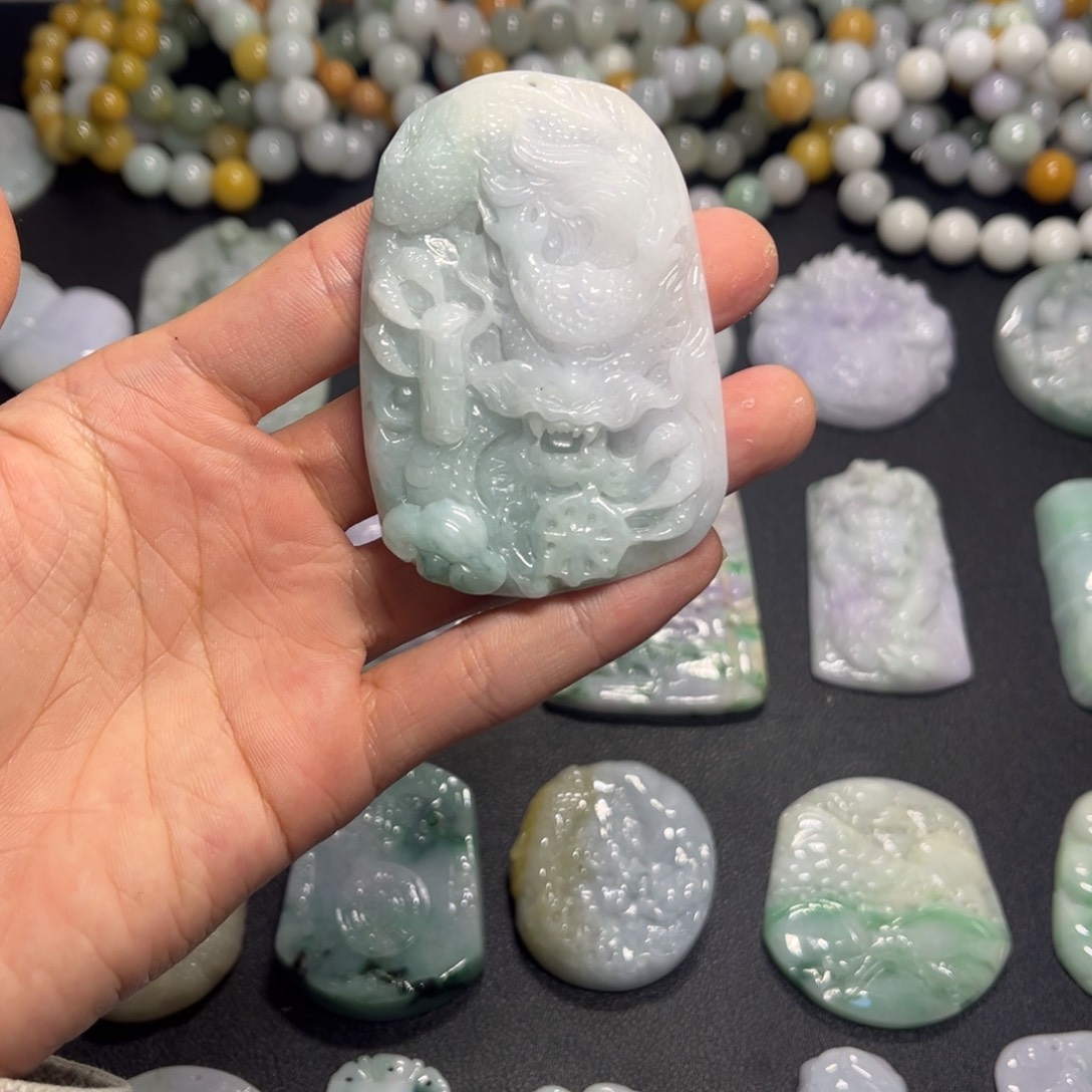 翡翠未镶嵌挂件06