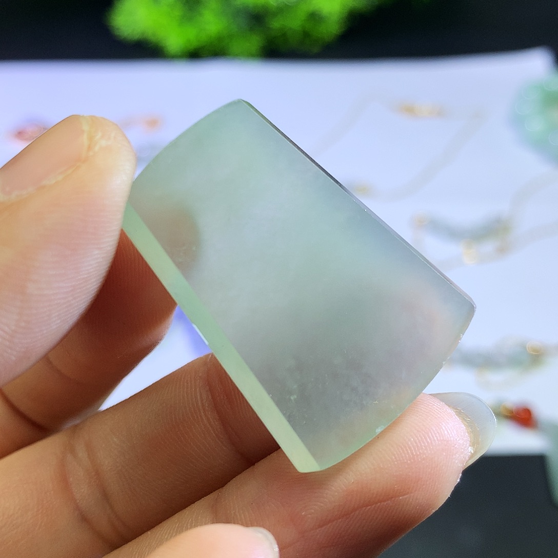 翡翠颈饰未镶嵌22222888888888