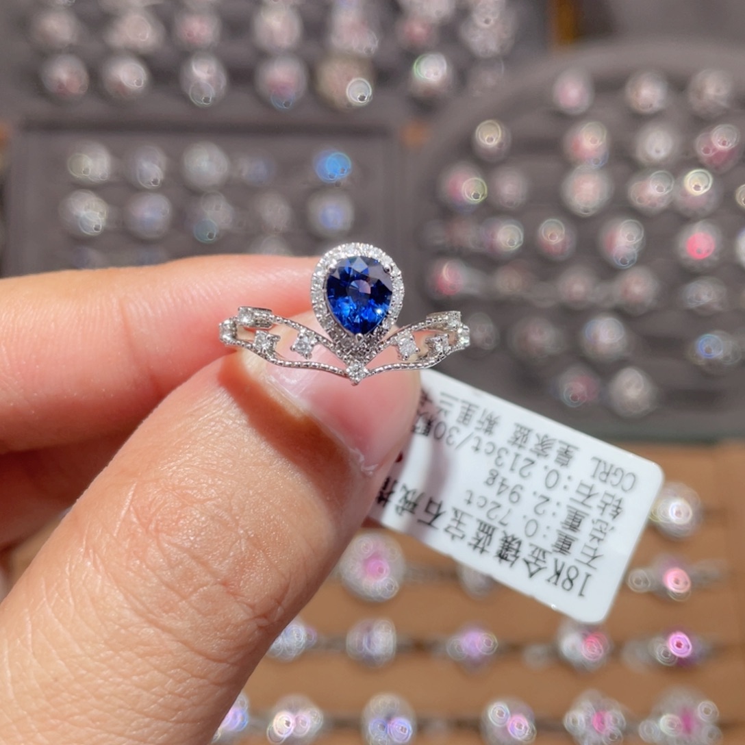 蓝宝石戒指18K金镶嵌0.72ct 皇家蓝