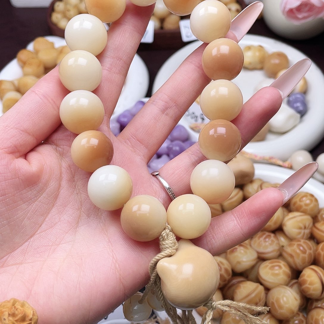 吊坠白玉菩提蓝*一串炭烧成品
