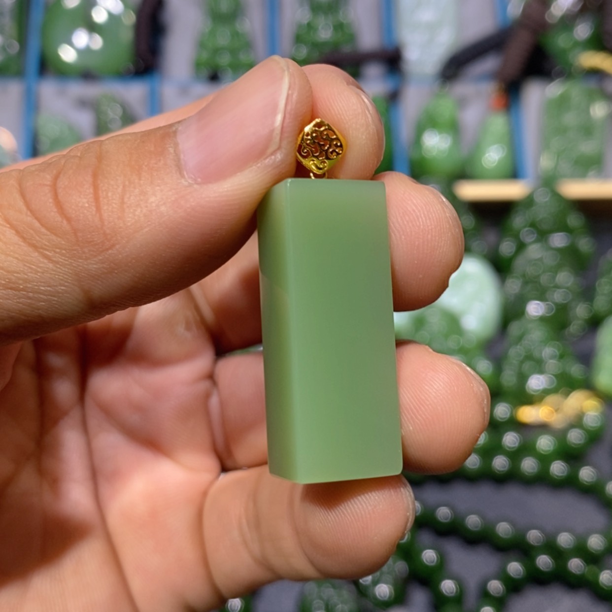 【闪购商品】和田玉吊坠(不含链)18K金镶嵌粉绿无事牌
