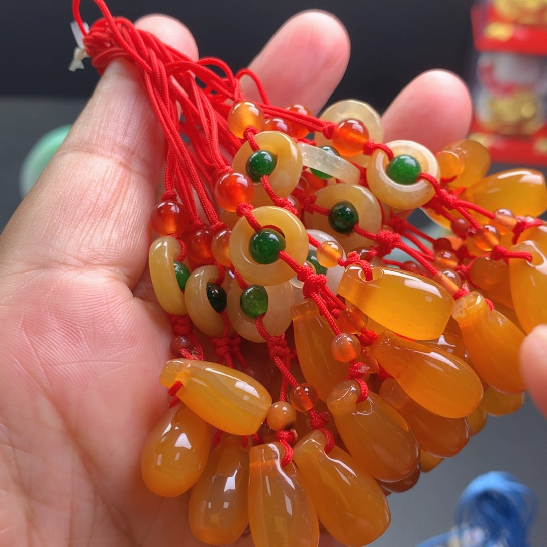 玛瑙/玉髓颈饰未镶嵌多样性化发一件