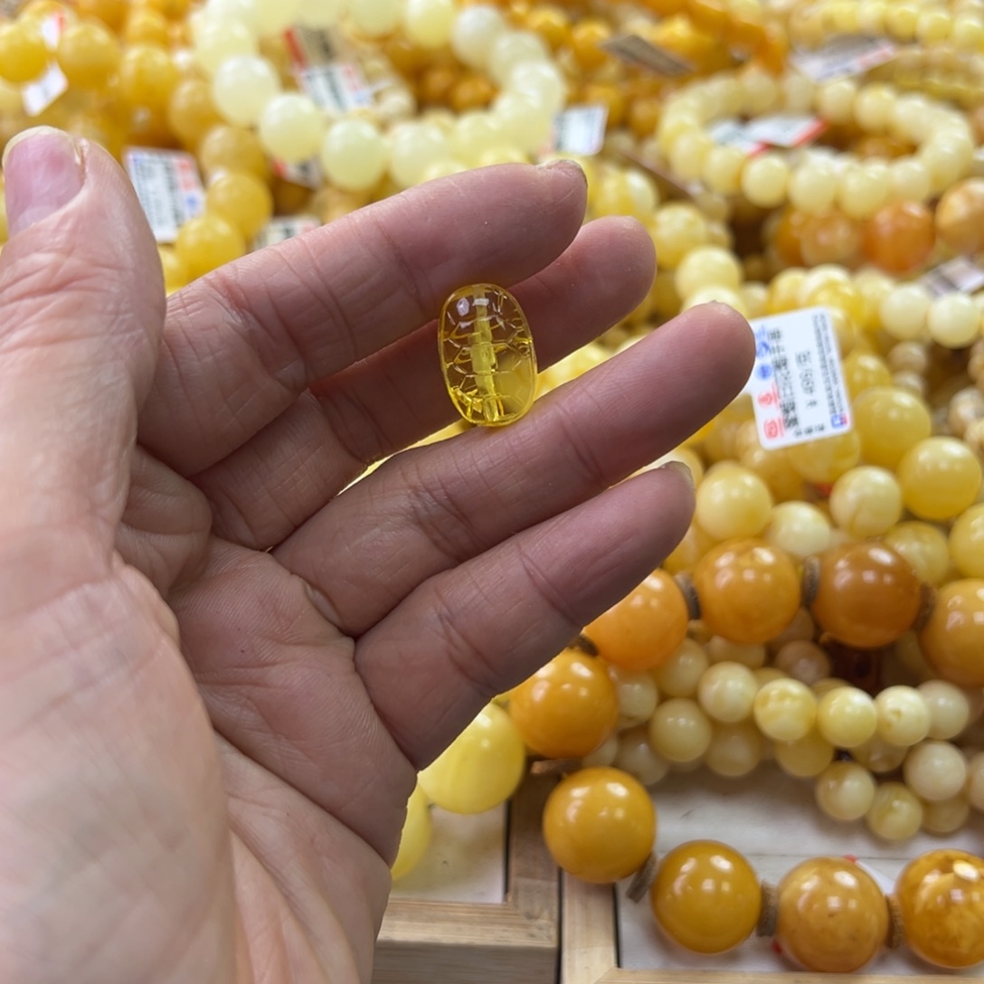 琥珀珠宝奇石未镶嵌