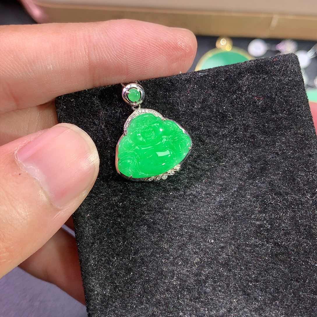 翡翠吊坠(赠链)18K金镶嵌