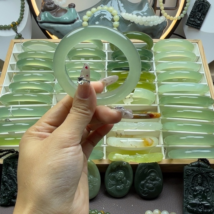 千***士岫玉未镶嵌手镯岫玉