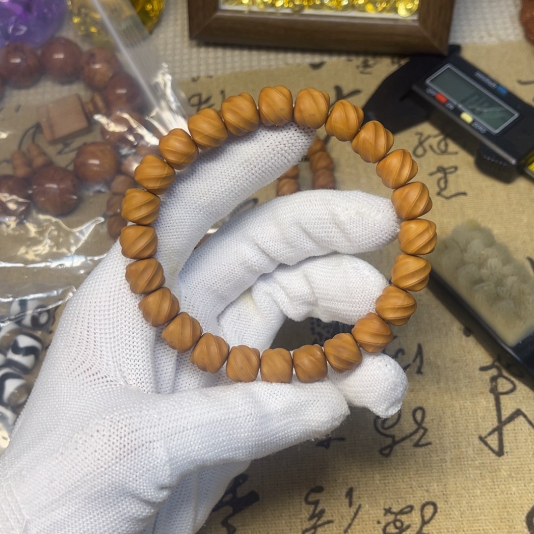 吊坠猴头核桃扭转