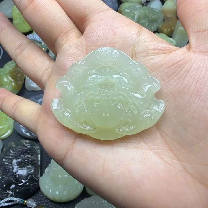 颈饰未镶嵌和田玉