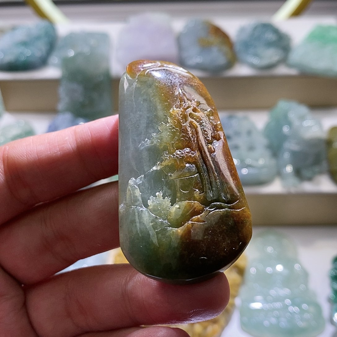 【闪购商品】翡翠颈饰未镶嵌山水