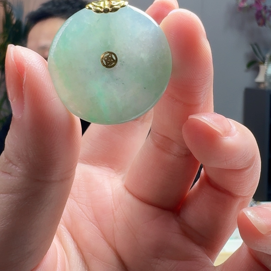 翡翠吊坠(不含链)18K金镶嵌天然