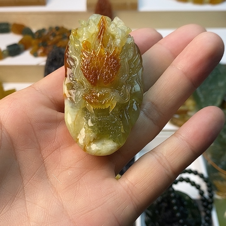未镶嵌蛇纹石玉颈饰