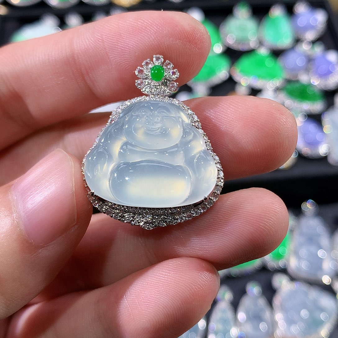 翡翠18K金镶嵌颈饰