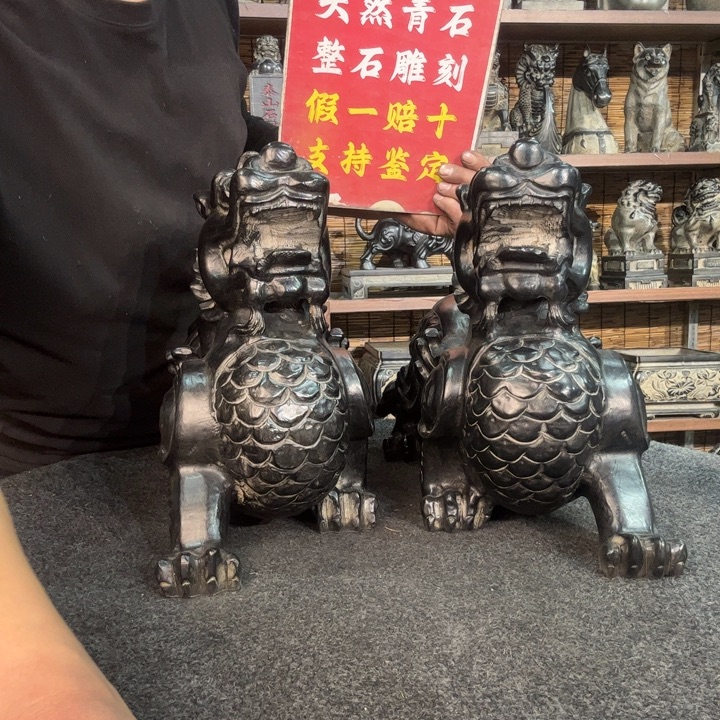 舒***大石材天然青石雕刻一对