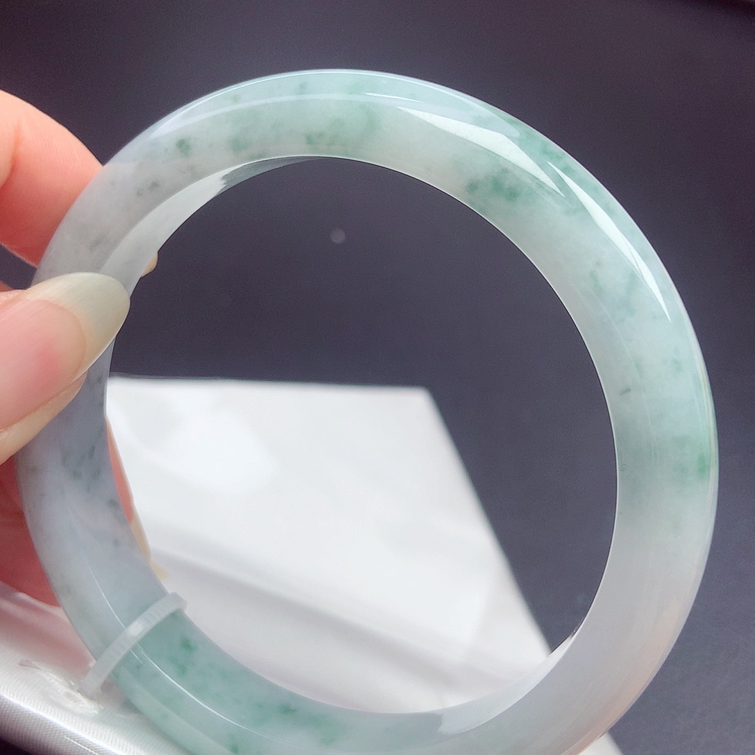 翡翠未镶嵌手镯63.7圈口