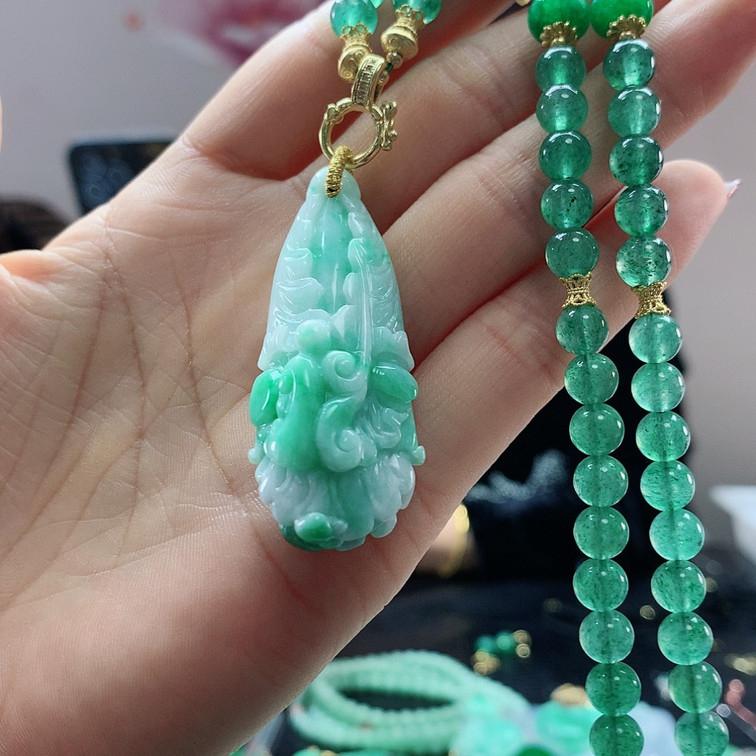 【闪购商品】翡翠吊坠(赠链)未镶嵌