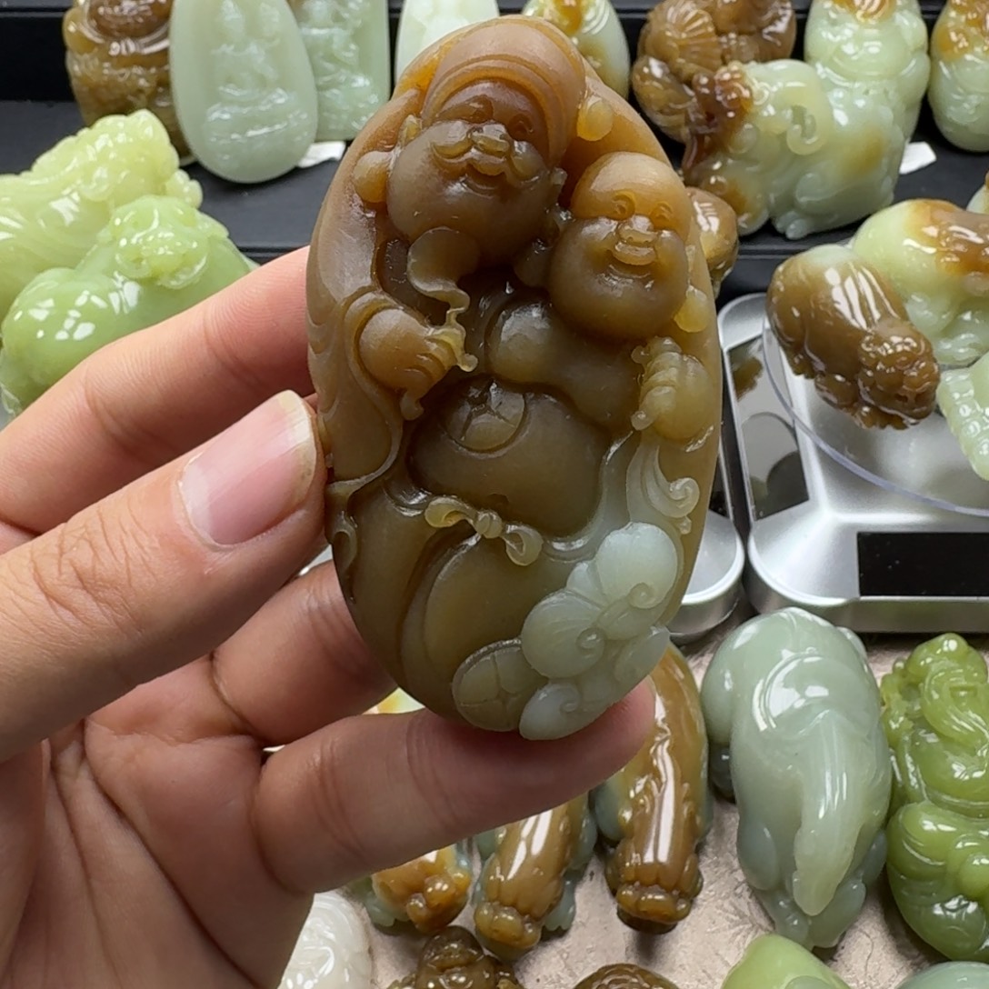 哥***茫和田玉未镶嵌把件