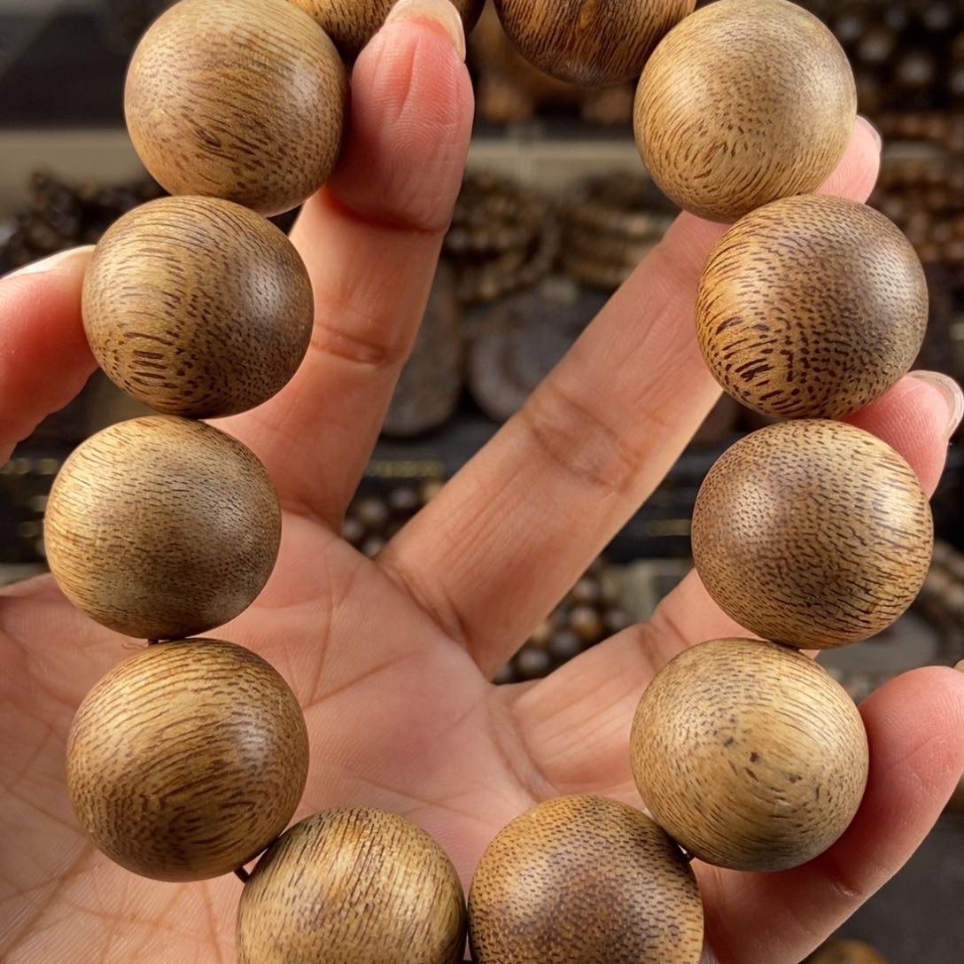 沉香手串曼**格海南白棋