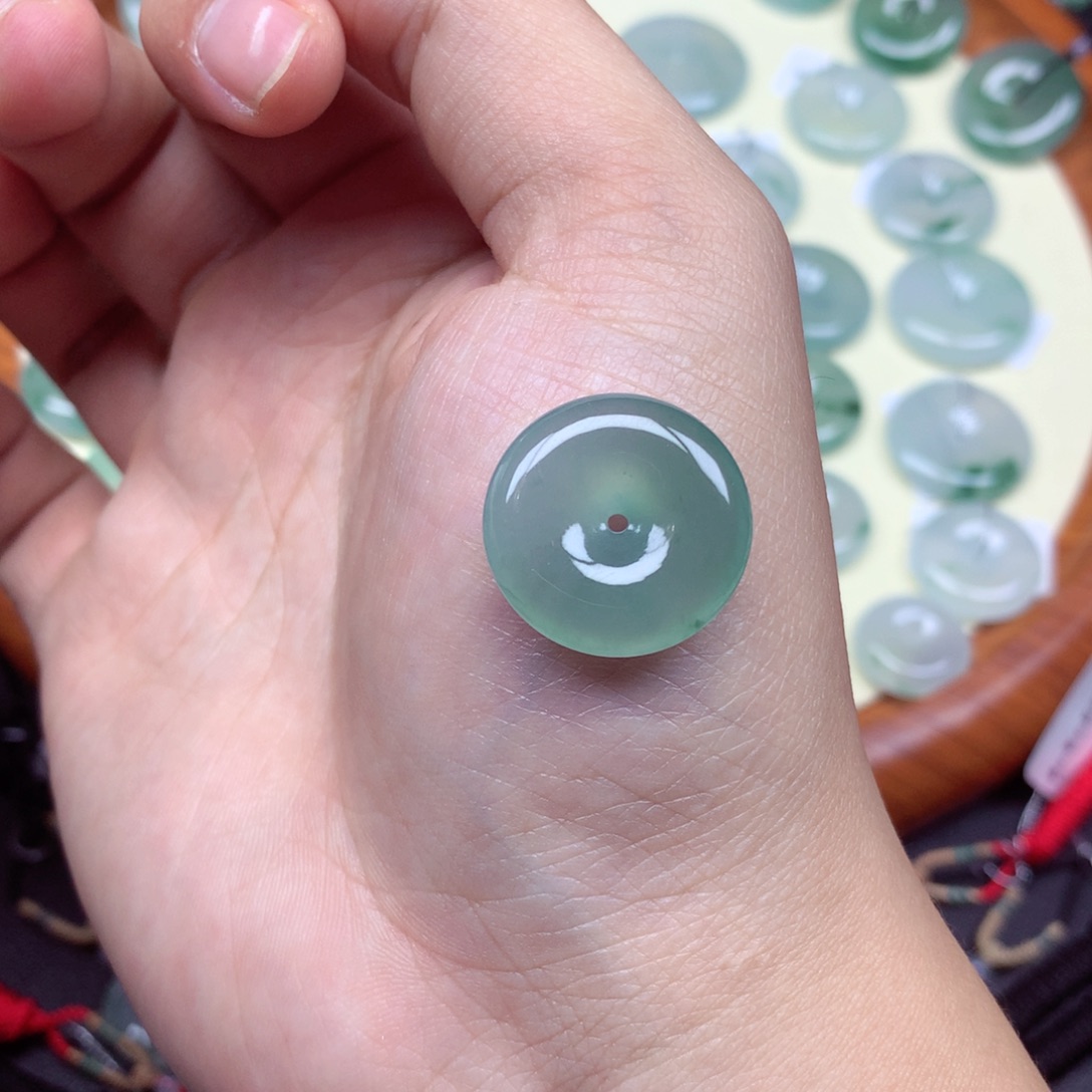 翡翠未镶嵌颈饰吊坠21/5.3mm