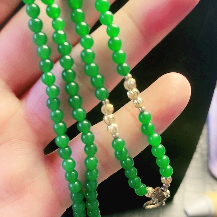 颈饰18K金镶嵌翡翠