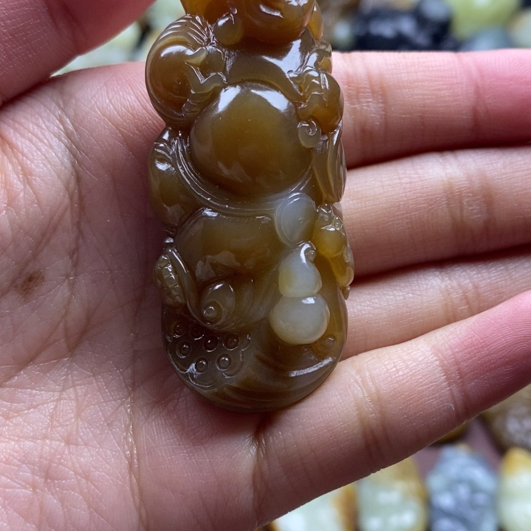 吊坠(不含链)未镶嵌和田玉（糖玉）