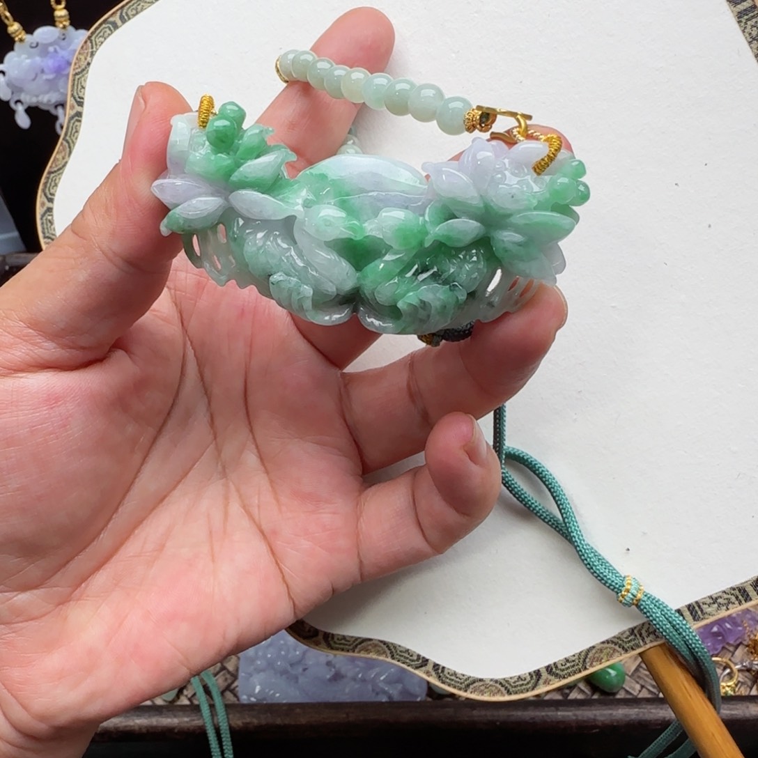 翡翠未镶嵌颈饰仿古