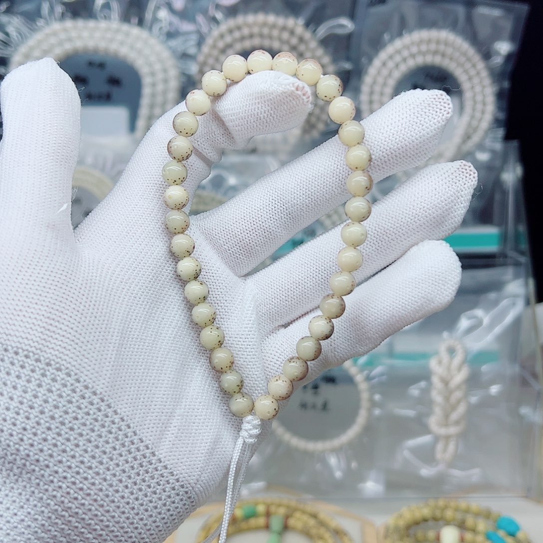 M***y星月菩提手串石玉6.9左右圆珠手持