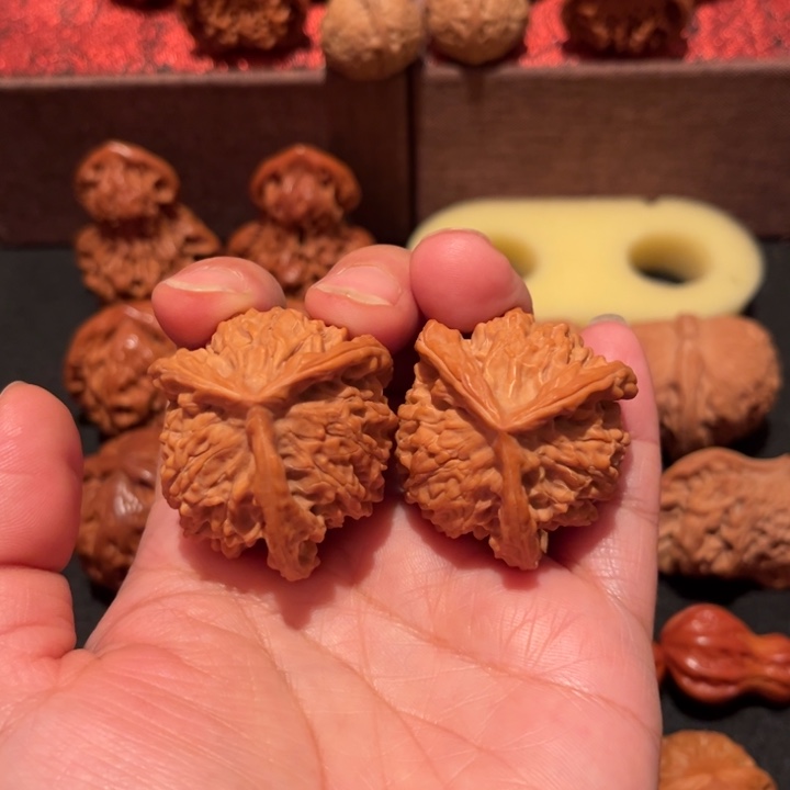 李***点吊坠文玩核桃三棱