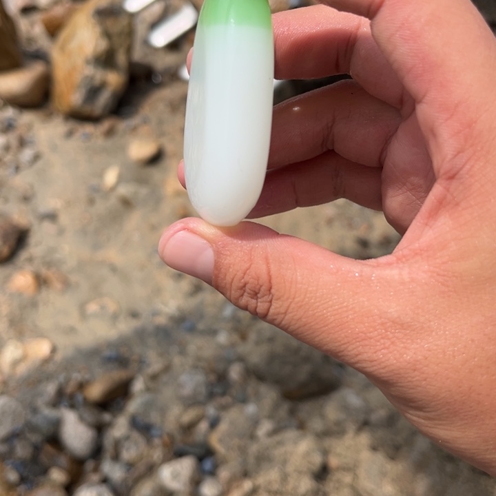 颈饰未镶嵌和田玉（糖玉）
