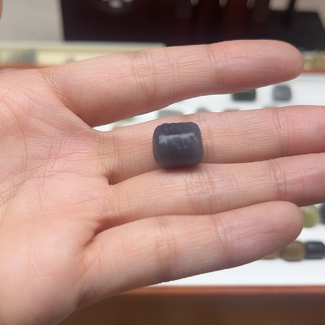 1***6和田玉未镶嵌珠宝半成品