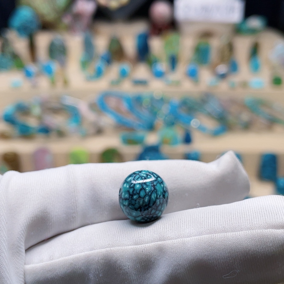 绿松石未镶嵌颈饰