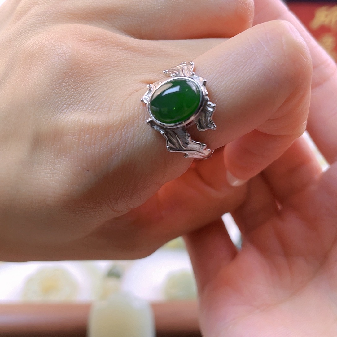 用***8和田玉（碧玉）银S925镶嵌戒指