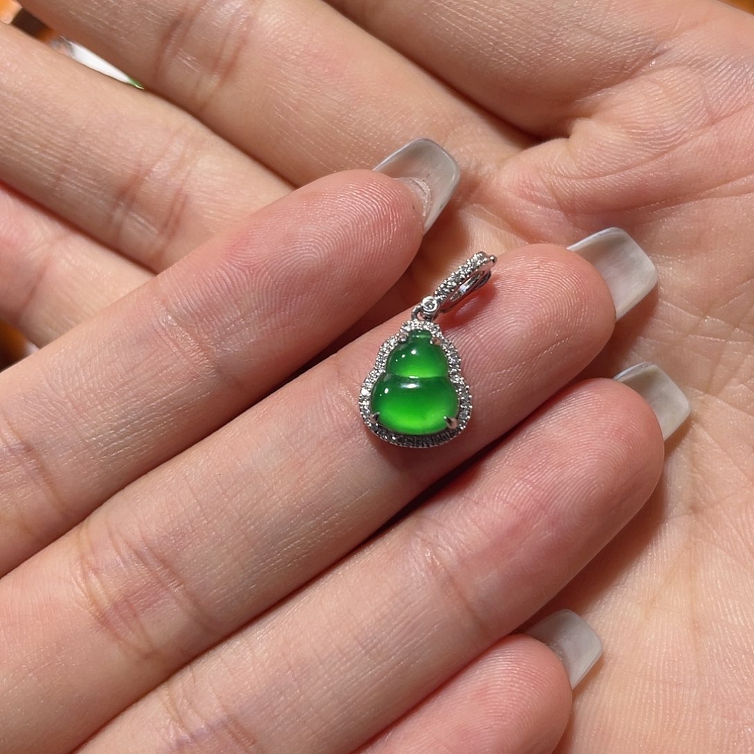 吊坠(不含链)18K金镶嵌翡翠