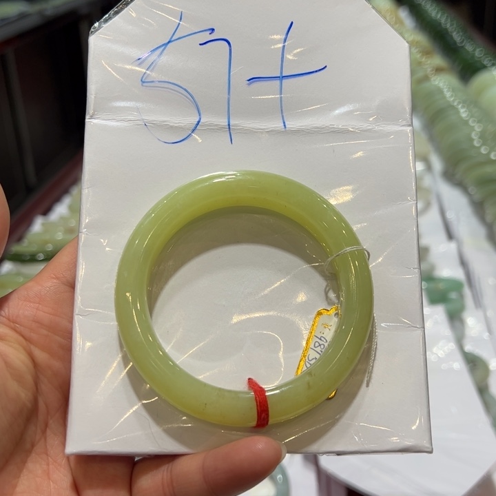 百***合和田玉未镶嵌手镯