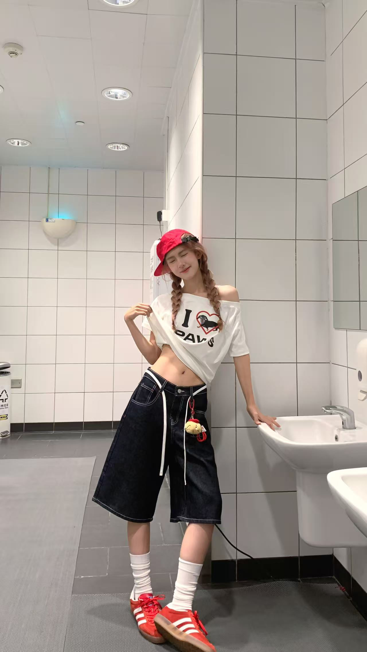 腊肠斜肩狗短袖  上身网感立马就有了