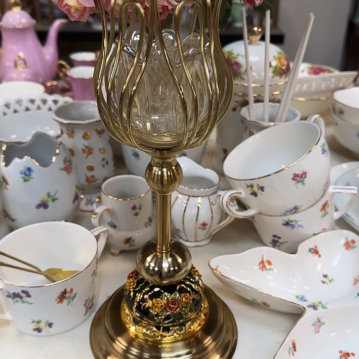 鹿与海陶瓷有限公司