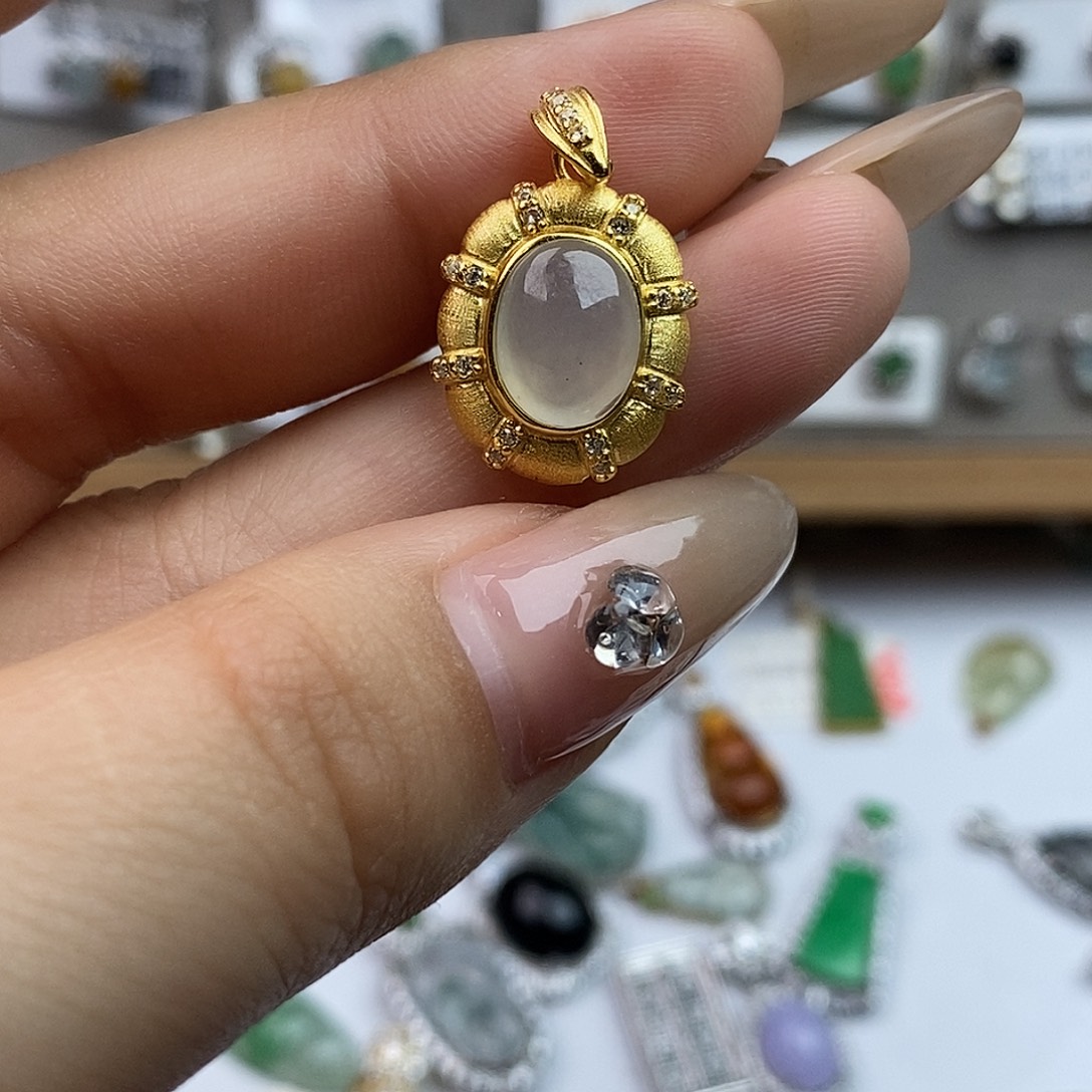 翡翠未镶嵌戒指翡翠