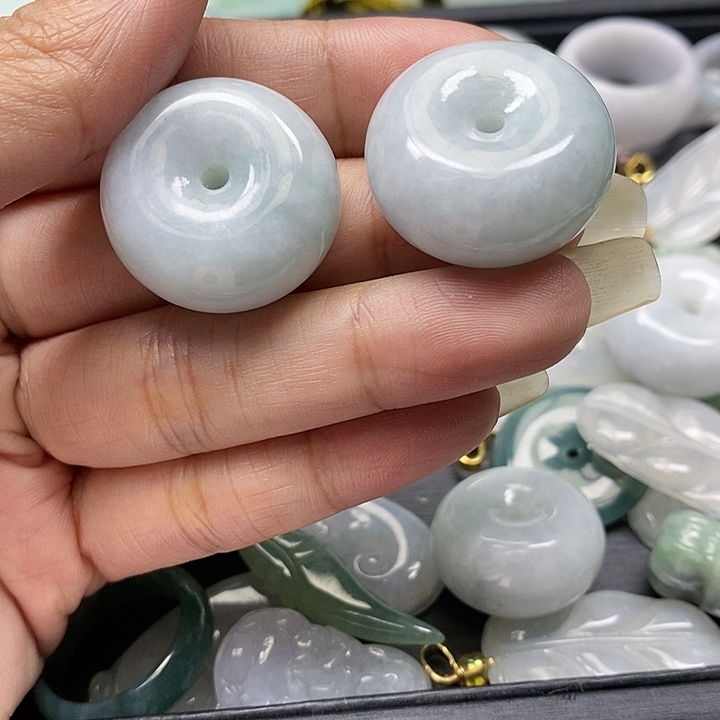 翡翠颈饰未镶嵌天然翡翠